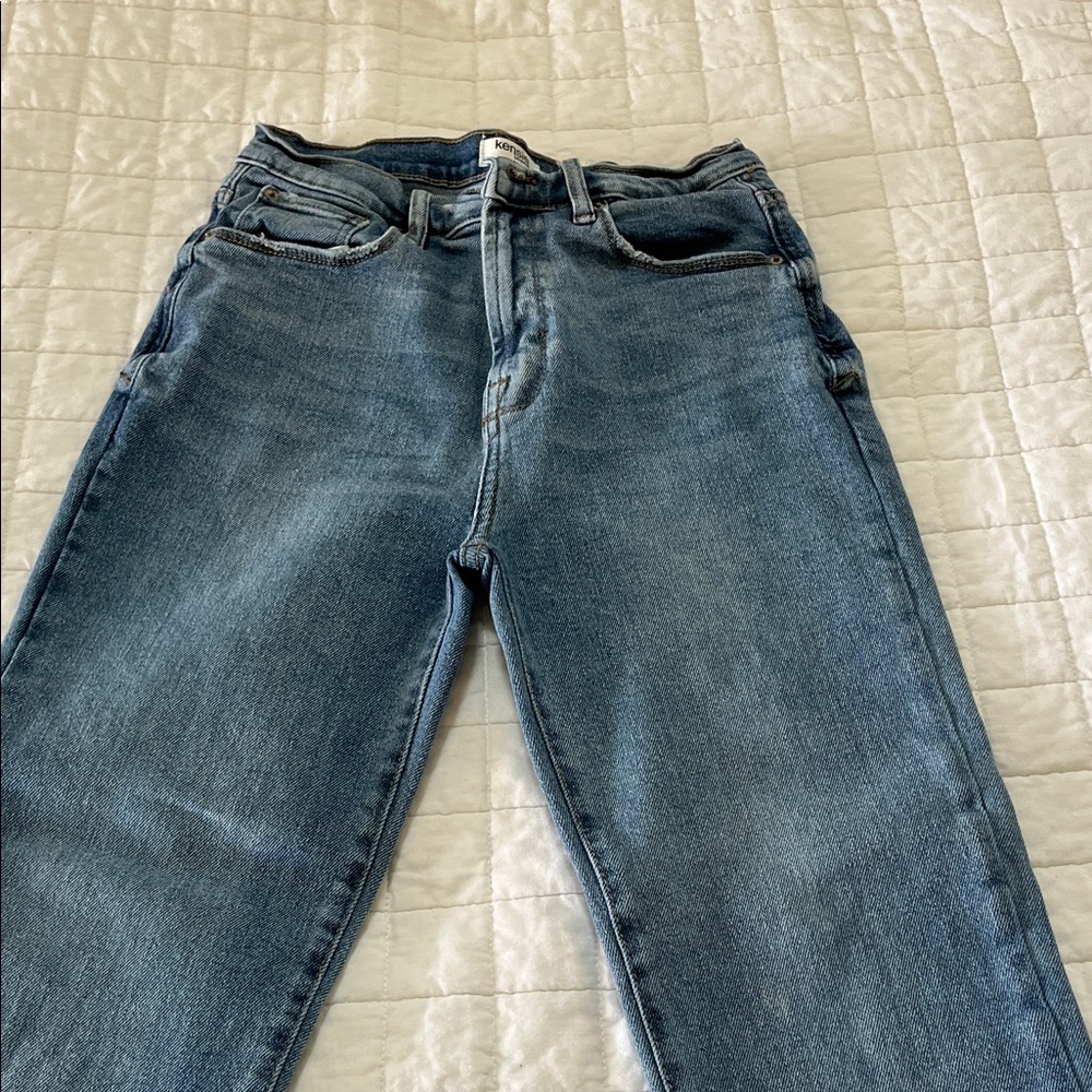 Kensie Women's Straight Leg Blue Jeans